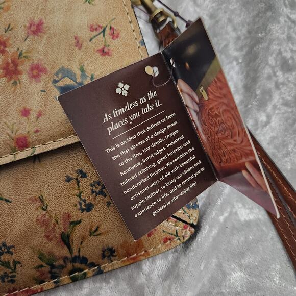 NWT Patricia Nash Adelasia Small Leather Wristlet - Picture 10 of 10